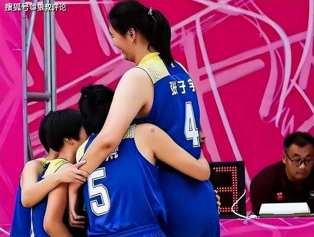少妇被多人c夜夜爽爽小说