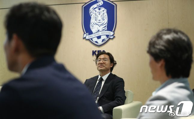 在厨房被朋友从后面挺进