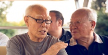她呻吟的声音